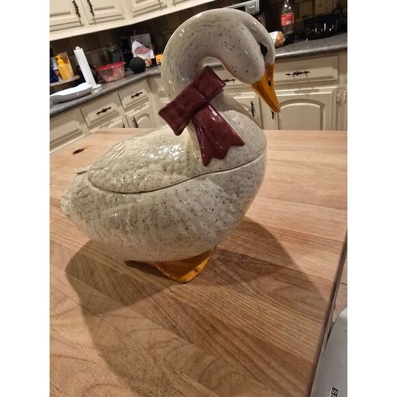 VTG 1984 Goose Cookie Jar By Sittre Ceramic Products Inc. Burgundy Bow Speckled - Picture 1 of 9